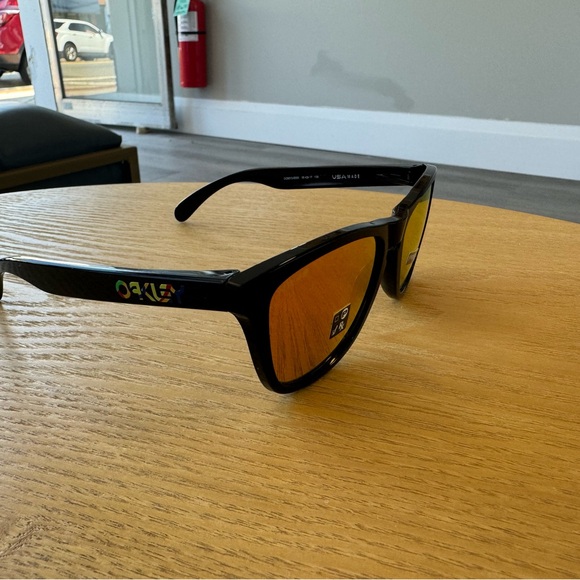 OAKLEY frogskins vr46
